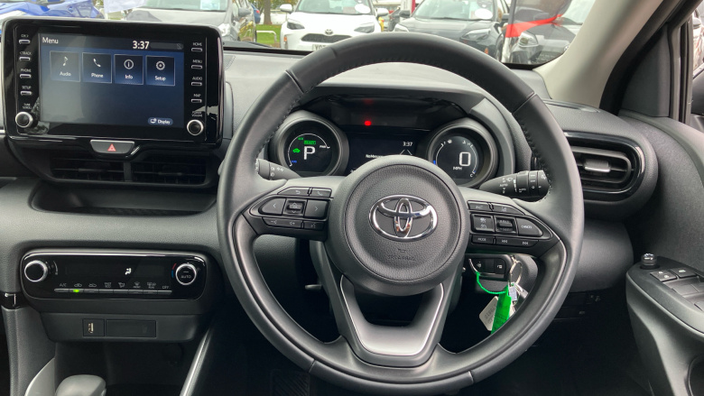 Toyota Yaris 1.5 Hybrid Design 5dr CVT Hybrid Hatchback